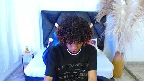 Angel online show from February 4, 2026, 8:25 pm