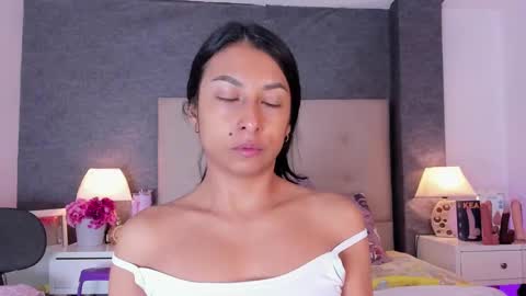 Angela online show from October 8, 2025, 11:41 am