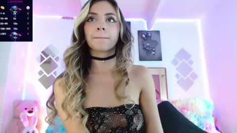 Snapshot of angely_18 chatting on July 25, 2026, 7:44 pm Angely online show from July 25, 2026, 7:44 pm