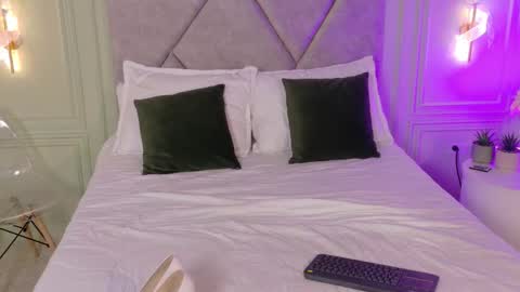 angely_perry online show from March 5, 2026, 4:52 am