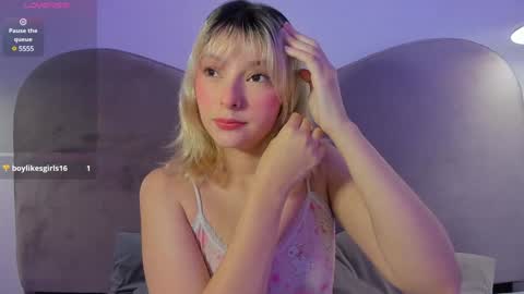 Snapshot of ania_mml chatting on January 1, 2025, 10:35 pm Ania online show from January 1, 2025, 10:35 pm