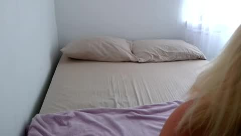 Snapshot of ania_mml chatting on October 20, 2025, 8:53 pm Ania online show from October 20, 2025, 8:53 pm