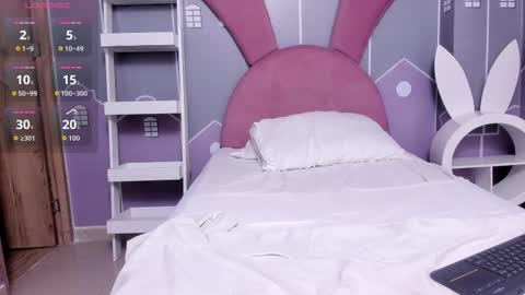 Anie online show from March 25, 2026, 2:17 am