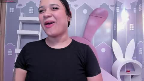 Anie online show from April 16, 2026, 4:41 pm