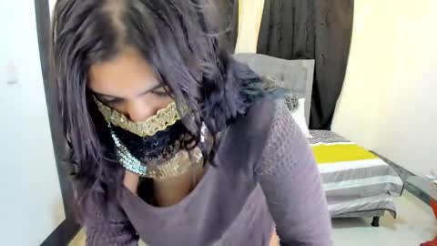 Anissa online show from April 13, 2026, 9:20 pm