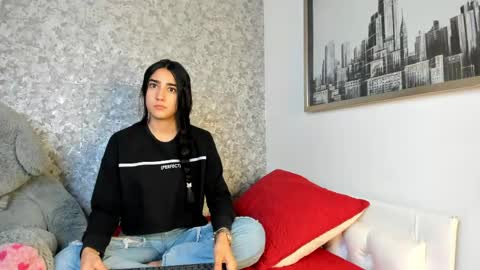 anika_h online show from April 11, 2026, 12:09 pm