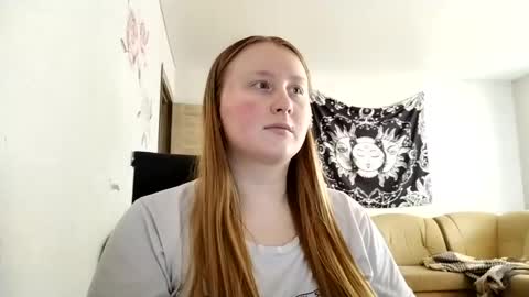 Snapshot of anika_lipps chatting on June 9, 2026, 10:27 am Anika online show from June 9, 2026, 10:27 am
