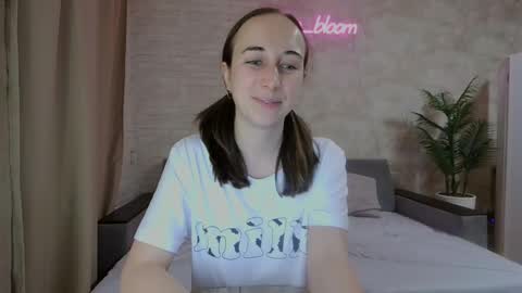 anikabloom online show from January 22, 2025, 2:04 am