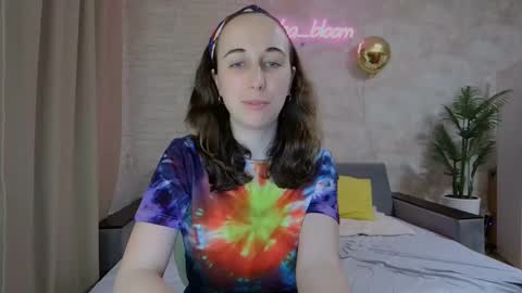 anikabloom online show from February 17, 2025, 2:53 am