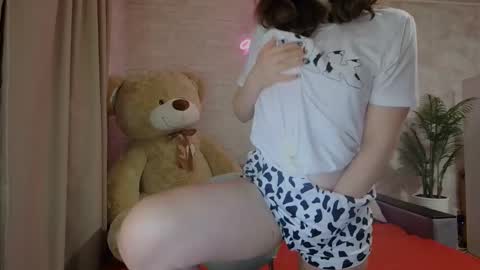 anikabloom online show from March 6, 2025, 8:37 pm