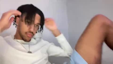 Animeboygirls online show from November 3, 2025, 4:14 am