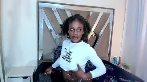 anisha_zambrano online show from January 16, 2026, 1:26 pm