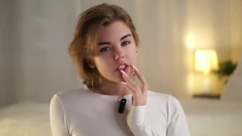 AnishaVivo online show from November 27, 2025, 12:29 pm