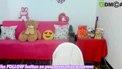 AnissyaX online show from December 1, 2025, 3:44 am