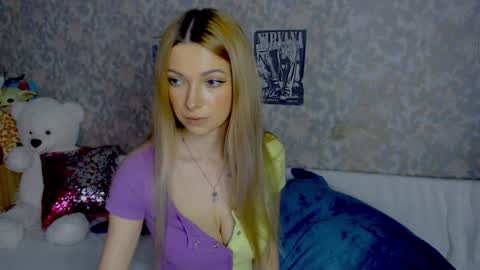 anita_moon_ online show from December 7, 2024, 9:22 pm