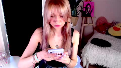 Snapshot of anita_moon_ chatting on May 25, 2026, 9:04 am anita_moon_ online show from May 25, 2026, 9:04 am