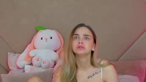 Snapshot of anitaventure chatting on October 19, 2025, 4:02 am AnitaVenture online show from October 19, 2025, 4:02 am