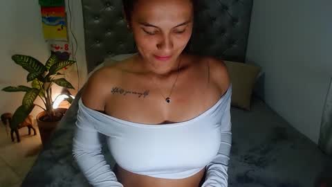 Snapshot of anithaxx chatting on February 15, 2025, 12:04 am esmeralda online show from February 15, 2025, 12:04 am