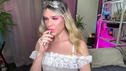anjalin_sososok online show from May 20, 2026, 8:31 am
