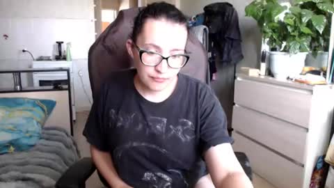 Snapshot of ankey_rayah chatting on June 21, 2026, 6:05 am Nameless online show from June 21, 2026, 6:05 am