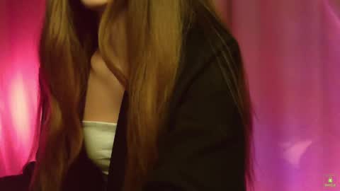 Snapshot of ann_amm chatting on February 19, 2025, 12:11 pm Anna online show from February 19, 2025, 12:11 pm