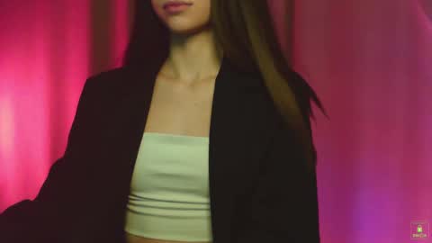 Snapshot of ann_amm chatting on February 21, 2025, 11:33 am Anna online show from February 21, 2025, 11:33 am