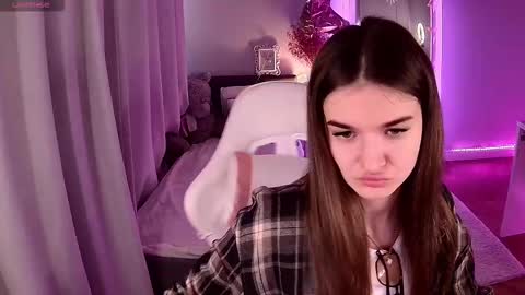 Snapshot of ann_woood chatting on March 4, 2026, 7:25 am ann_woood online show from March 4, 2026, 7:25 am