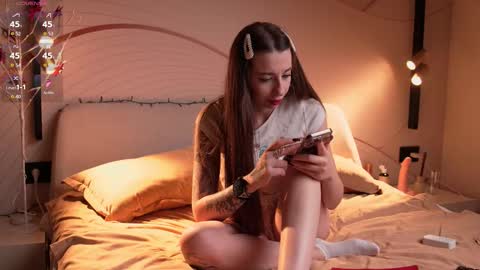 anna13121312 online show from February 1, 2026, 2:26 pm