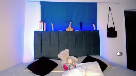 Anailyn figueroa online show from November 7, 2025, 3:17 am