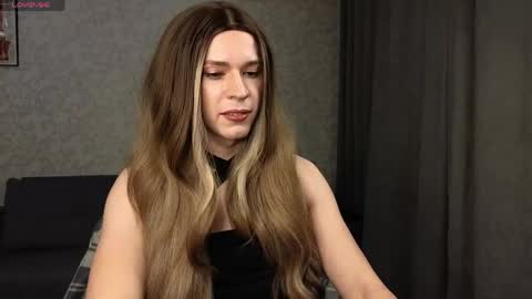 Snapshot of anna_inheart chatting on April 21, 2026, 4:12 pm Anna online show from April 21, 2026, 4:12 pm