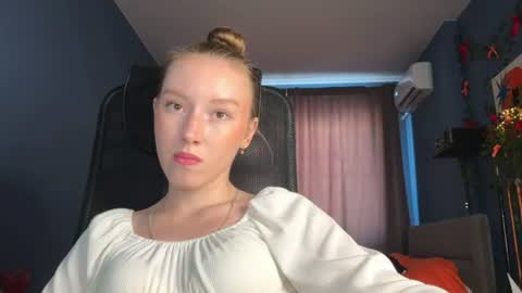 Snapshot of anna_kare chatting on June 15, 2026, 3:25 pm Anna online show from June 15, 2026, 3:25 pm