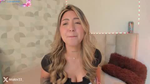 Ana Lucia online show from October 28, 2025, 11:18 pm