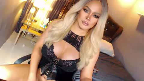 Miss Anna online show from June 26, 2026, 6:07 am