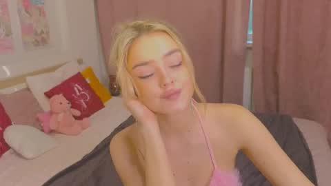 Snapshot of anna_nickol chatting on July 17, 2026, 1:40 pm Anna online show from July 17, 2026, 1:40 pm