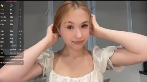 Snapshot of anna_raspberry chatting on July 6, 2026, 5:48 pm Anne online show from July 6, 2026, 5:48 pm