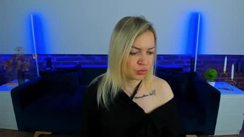 anna_snow9 online show from October 26, 2025, 6:58 pm