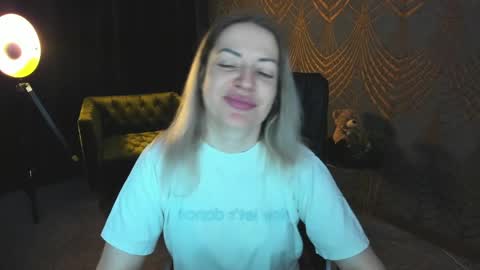 Snapshot of anna_snow9 chatting on April 1, 2026, 5:41 am anna_snow9 online show from April 1, 2026, 5:41 am