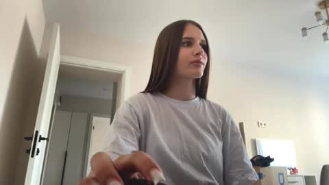 Snapshot of annabelswida chatting on February 23, 2026, 11:07 am Mary online show from February 23, 2026, 11:07 am