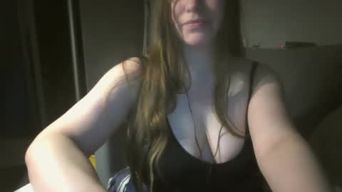 annadiamond1 online show from March 7, 2025, 10:21 pm