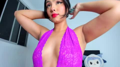 annafoox_ online show from February 4, 2025, 3:33 am