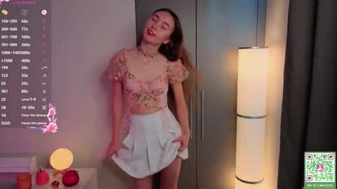 Snapshot of annamarie_foryou chatting on October 8, 2025, 6:11 am Holly Molly Im Polly online show from October 8, 2025, 6:11 am