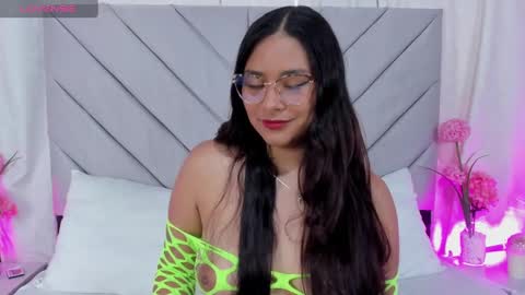 Snapshot of annaqueen_ chatting on January 9, 2025, 4:28 pm Anna online show from January 9, 2025, 4:28 pm