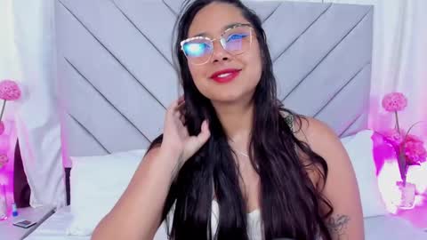 Snapshot of annaqueen_ chatting on January 11, 2025, 4:25 pm Anna online show from January 11, 2025, 4:25 pm