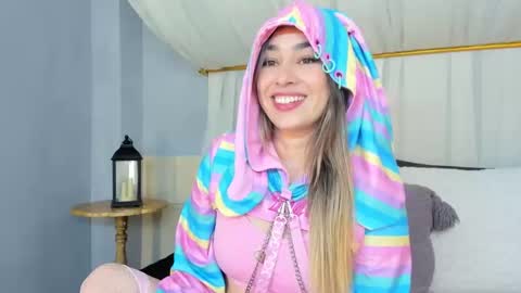 Snapshot of annavictoria__ chatting on December 4, 2024, 6:00 am Anna Victoria online show from December 4, 2024, 6:00 am