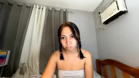 anne_chanelx online show from April 15, 2026, 7:58 pm