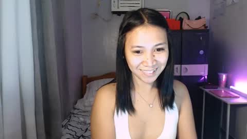anne_chanelx online show from May 18, 2026, 4:29 am