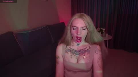 Snapshot of annetenet chatting on September 25, 2025, 7:23 am Annet online show from September 25, 2025, 7:23 am