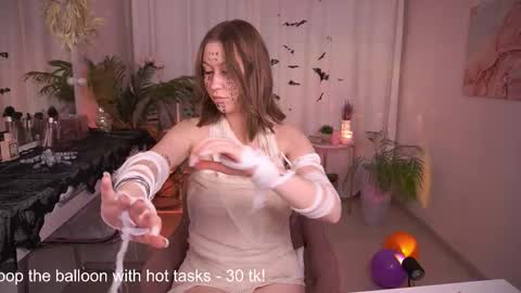  Anna  online show from October 30, 2025, 7:10 am