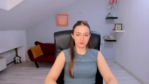 Snapshot of annewilsonn chatting on April 21, 2026, 11:05 am annewilsonn online show from April 21, 2026, 11:05 am