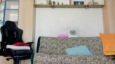 anngray1 online show from July 28, 2026, 4:39 pm